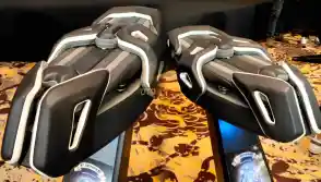 Nyeleneh, Kreasi Jok Empuk dan Keren Dengan Delapan Per