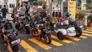 Salut! Komunitas Minimoto Kompak Dukung Karyawan SPBU Shell