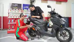 Pertamina Gelar Ganti Oli Motor Gratis Korban Banjir Sumatera