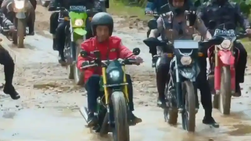 Jelang Purnatugas, Jokowi Bawa Pulang Dua Motor Kustomnya