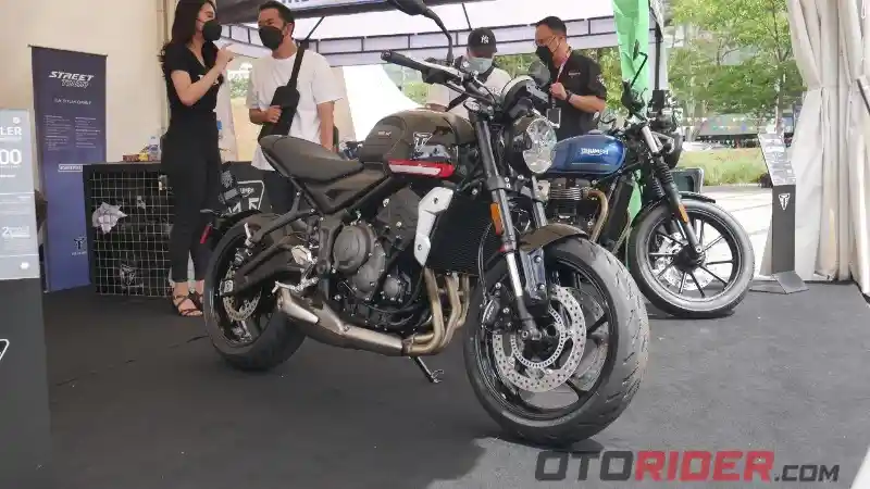 harga triumph trident 660